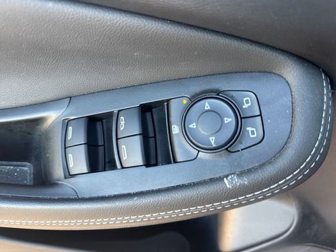 Used 2023 Buick Encore GX Preferred w/ Cold Weather Comfort Package FWD image 12