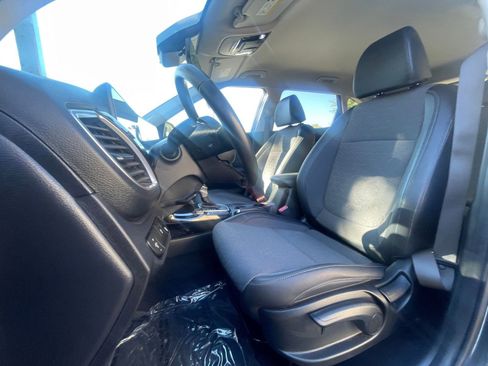 Used 2025 Kia Seltos S image 30