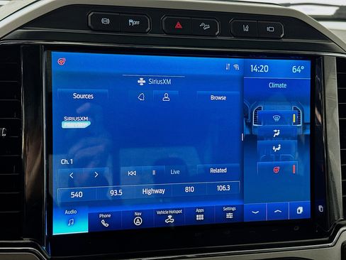 Used 2022 Ford F250 Lariat w/ Black Appearance Package image 15