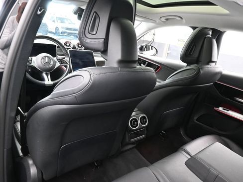 Used 2025 Mercedes-Benz GLC 300 4MATIC image 35
