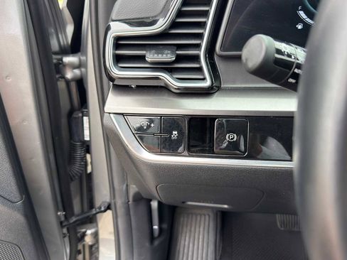 Certified 2024 Kia Sportage EX FWD image 21