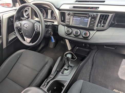 Used 2017 Toyota RAV4 LE FWD image 34