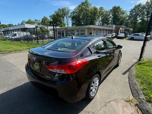Used 2011 Hyundai Elantra Limited w/ Premium Pkg 5 FWD image 5