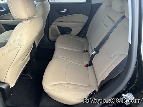 Used 2018 Jeep Compass Sport w/ Tech Group image 24