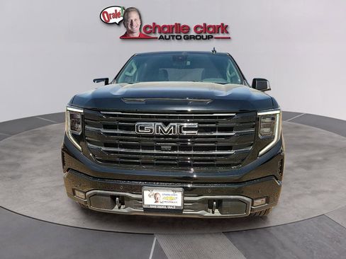 New 2026 GMC Sierra 1500 Elevation image 8