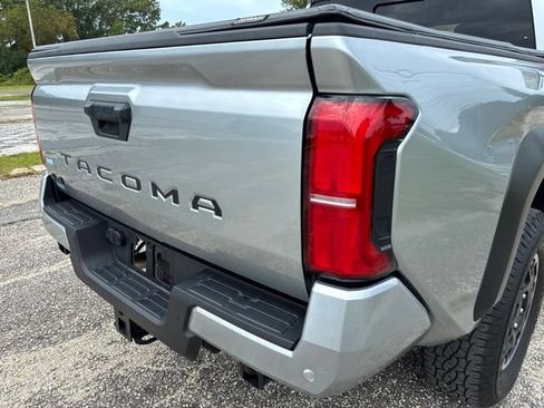 Used 2025 Toyota Tacoma TRD Off-Road w/ TRD Off Road Upgrade Package AWD/4WD image 14