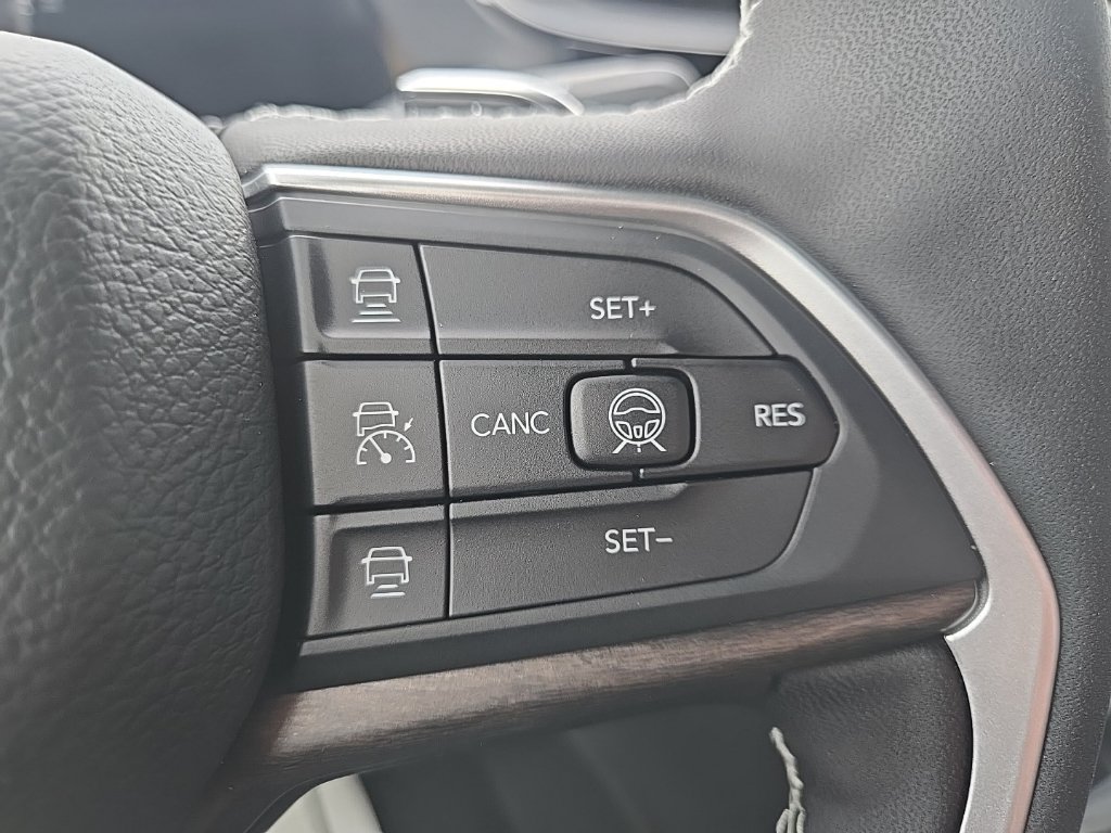 New 2026 Jeep Grand Cherokee Limited w/ Limited Altitude Package AWD/4WD image 44