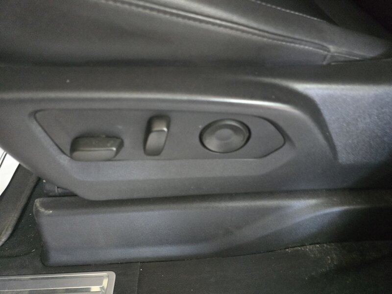 Used 2025 GMC Sierra 1500 SLT AWD/4WD image 35