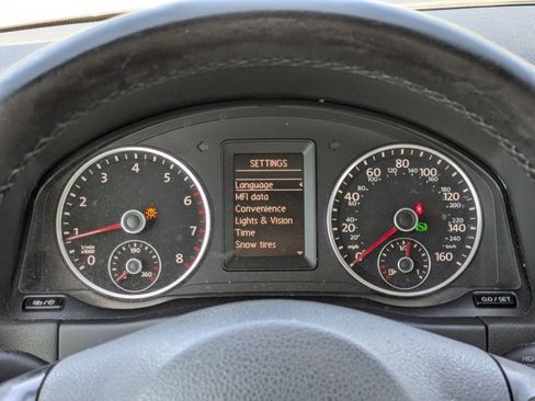 Used 2016 Volkswagen Tiguan S image 3