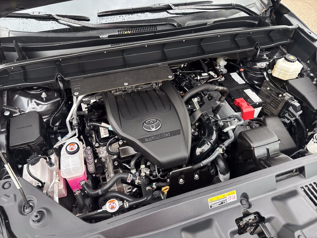 Used 2025 Toyota Highlander LE AWD/4WD image 48