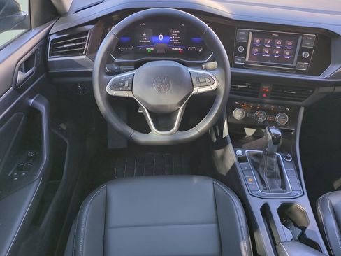 Used 2024 Volkswagen Jetta SE image 15