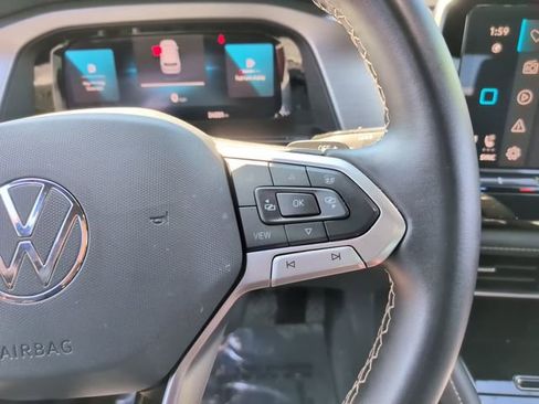 Used 2025 Volkswagen Atlas Cross Sport SE image 24