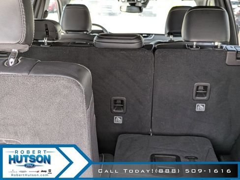 Used 2023 Jeep Grand Cherokee L Laredo image 12