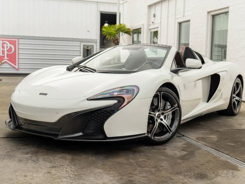 Used 2015 McLaren 650S Spider image 4