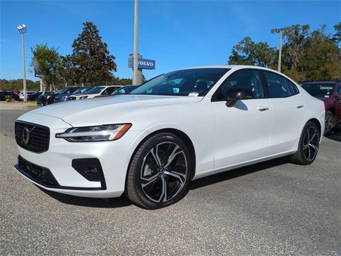 Certified 2024 Volvo S60 B5 Core image 8