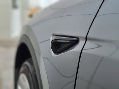 Used 2026 Tesla Model Y Long Range image 40