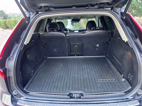 Used 2018 Volvo XC60 T5 Inscription w/ Convenience Package AWD/4WD image 38