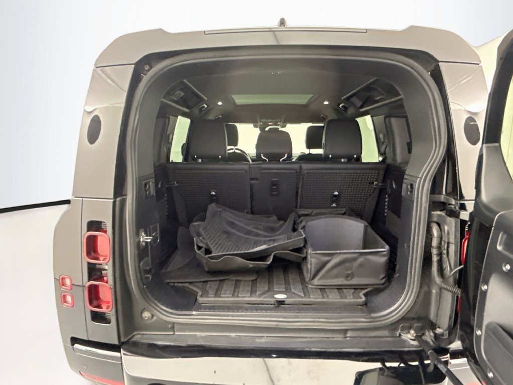 Certified 2024 Land Rover Defender 110 X-Dynamic SE AWD/4WD image 25