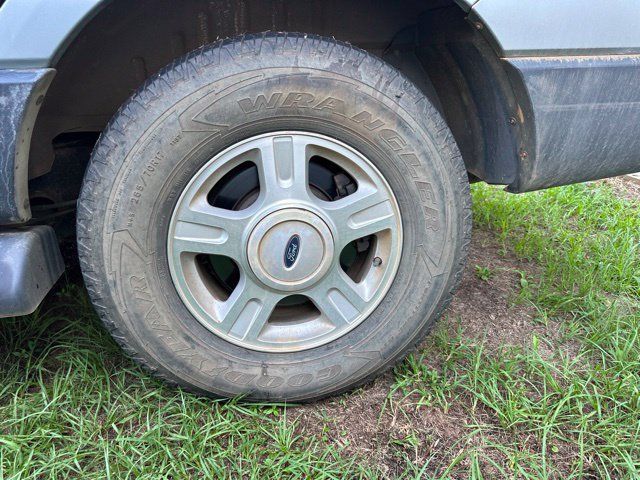 Used 2006 Ford Expedition XLT AWD/4WD image 15