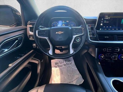 Used 2022 Chevrolet Suburban LT RWD image 7