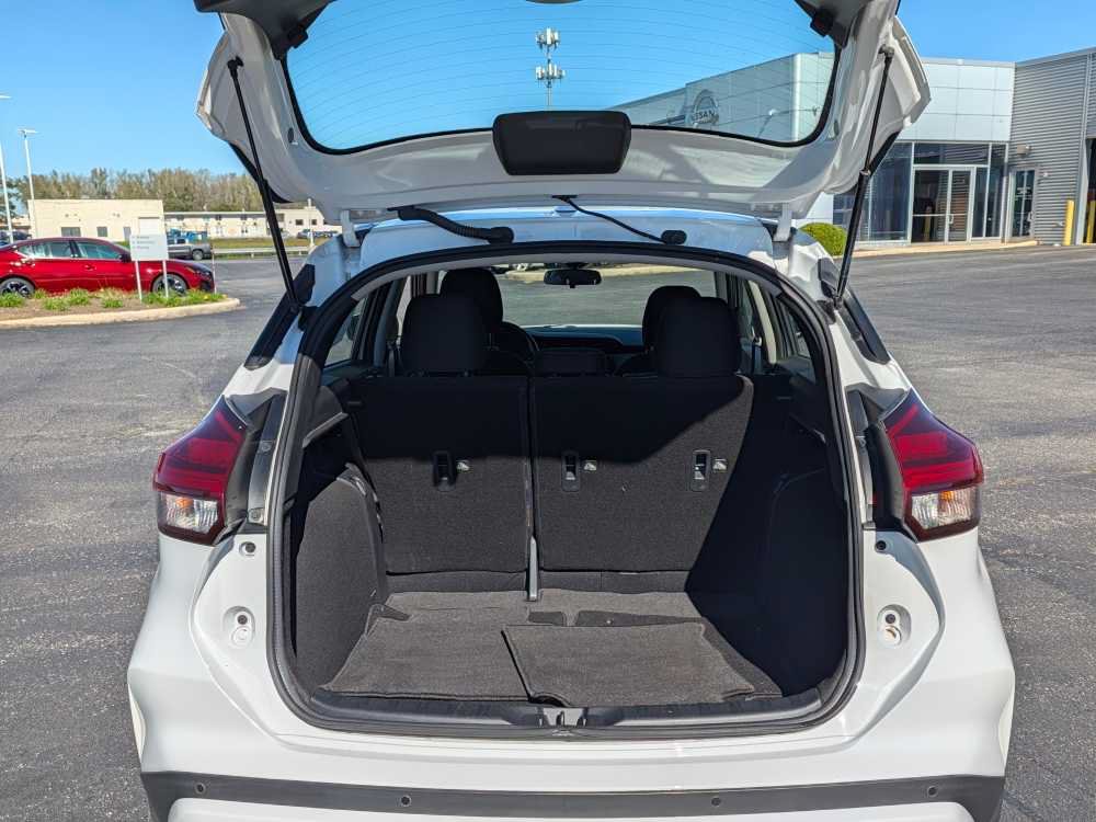 Used 2023 Nissan Kicks SV FWD image 18