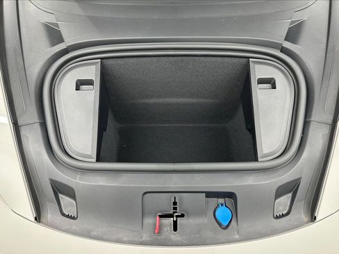 Certified 2025 Porsche Taycan Turbo image 52