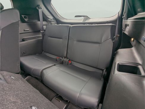 Used 2025 Mitsubishi Outlander SE FWD image 12