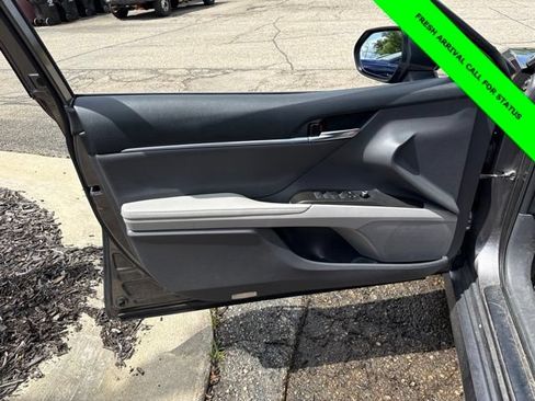 Used 2022 Toyota Camry XLE FWD image 23