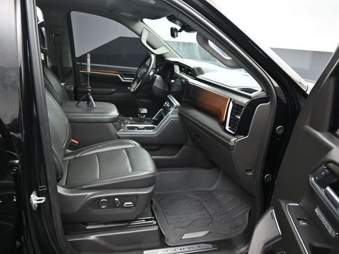 Used 2025 GMC Sierra 1500 Denali w/ Technology Package RWD image 2