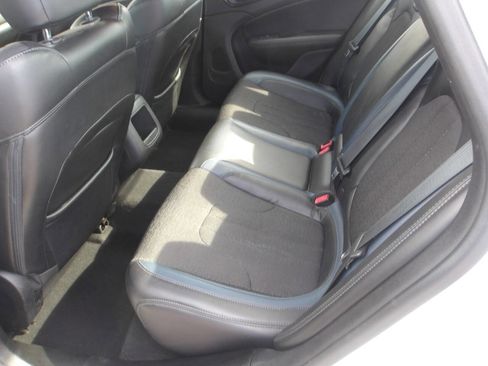 Used 2015 Chrysler 200 S image 9