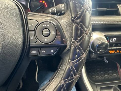Used 2019 Toyota RAV4 XLE AWD/4WD image 14