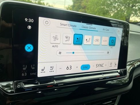 New 2026 Volkswagen Atlas Cross Sport SE image 12