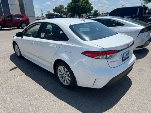 Used 2026 Toyota Corolla LE w/ LE Premium Package FWD image 2