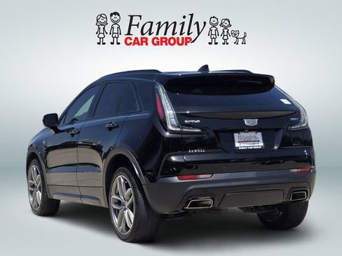 Used 2021 Cadillac XT4 Sport w/ Cold Weather Package FWD image 3