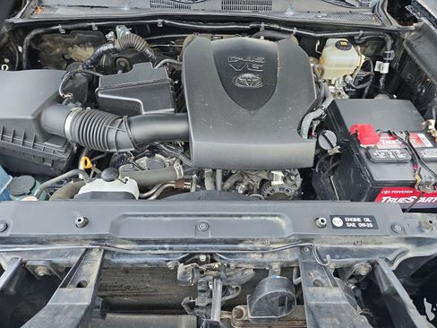 Used 2019 Toyota Tacoma TRD Off-Road image 30