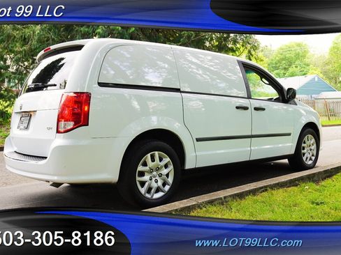 Used 2014 RAM C/V Tradesman w/ UConnect Hands-Free Group FWD image 9