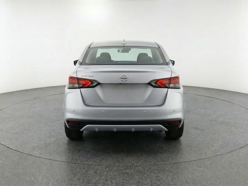 Used 2025 Nissan Versa SV image 7