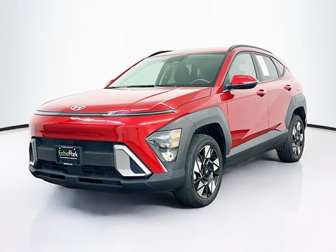 Used 2024 Hyundai Kona SEL AWD/4WD image 3