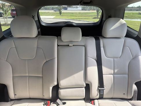 Used 2022 Kia Telluride EX FWD image 21