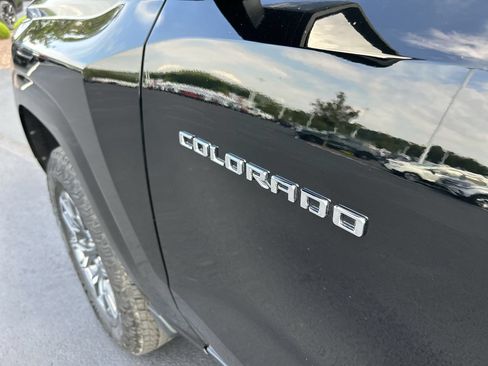 Used 2023 Chevrolet Colorado Z71 w/ Z71 Convenience Package 2 AWD/4WD image 13