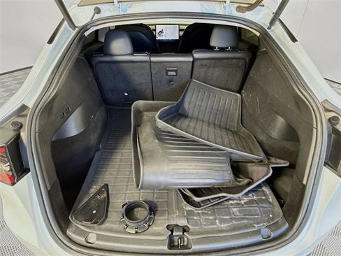 Used 2022 Tesla Model Y Performance image 26
