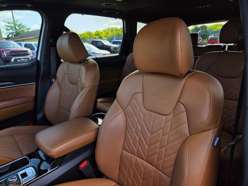Used 2025 Kia Telluride EX X-Line AWD/4WD image 13
