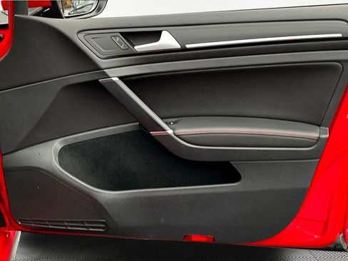 Used 2016 Volkswagen GTI SE image 23