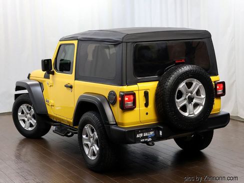 Used 2019 Jeep Wrangler Sport AWD/4WD image 11