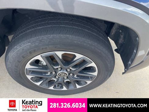 Used 2023 Toyota Tundra Limited AWD/4WD image 8