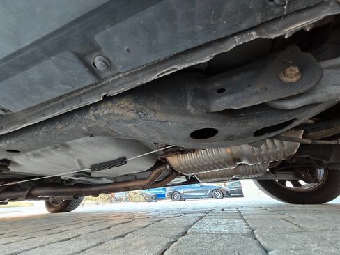 Used 2003 Lincoln Town Car Cartier image 48