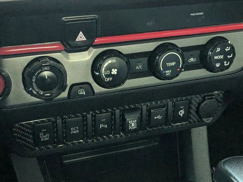 Used 2020 Toyota Tacoma TRD Off-Road image 16