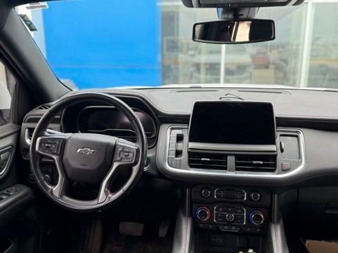 Used 2022 Chevrolet Suburban RST w/ Luxury Package image 8