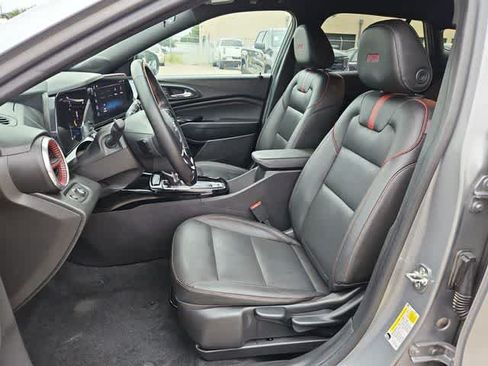 Used 2025 Chevrolet Trax RS w/ Driver Confidence Package FWD image 14
