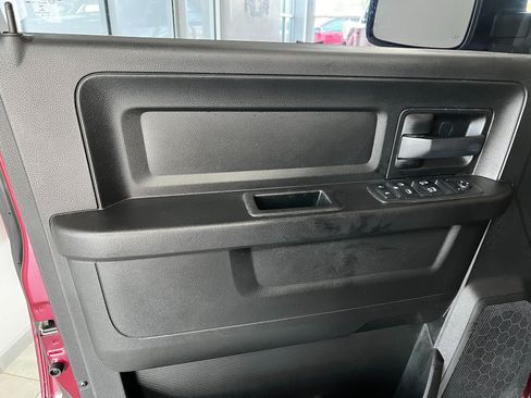 Used 2019 RAM 1500 Express w/ Wheel & Sound Group AWD/4WD image 8